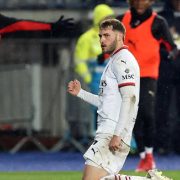 ¡Histórico! Debut de Santiago Giménez con golazo en Italia