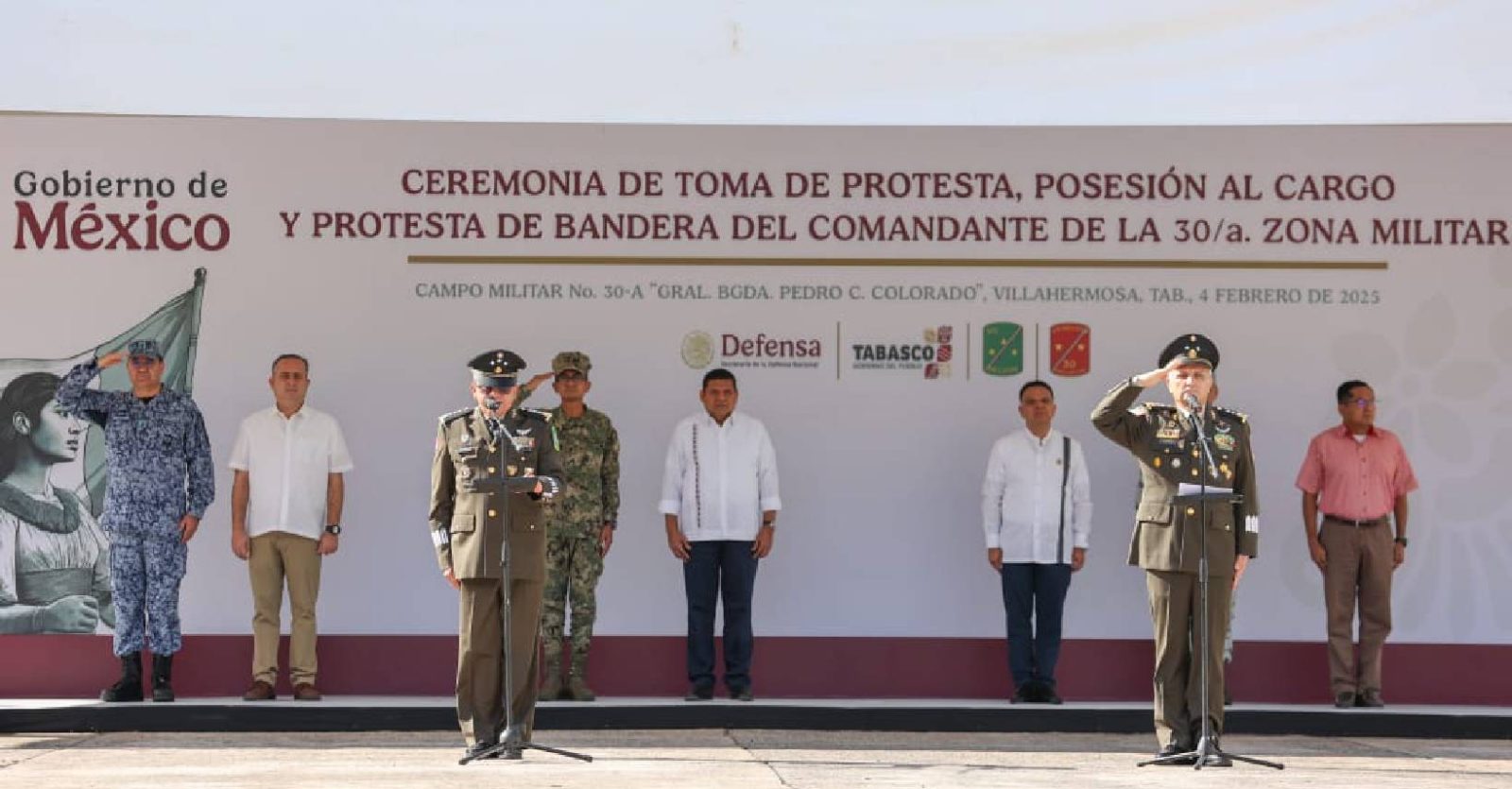 ¡Javier May presente en la Toma de Protesta en Zona Militar!