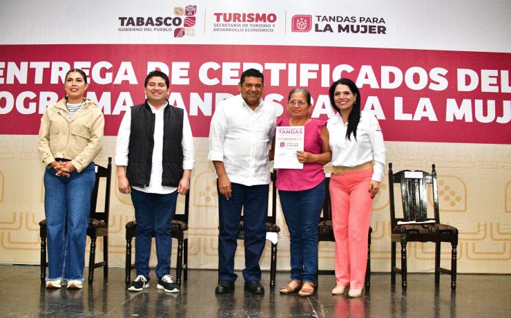 Entregan 300 Tandas para la Mujer en Tacotalpa