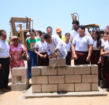 Colocan primera piedra del Plantel 52 del Cobatab