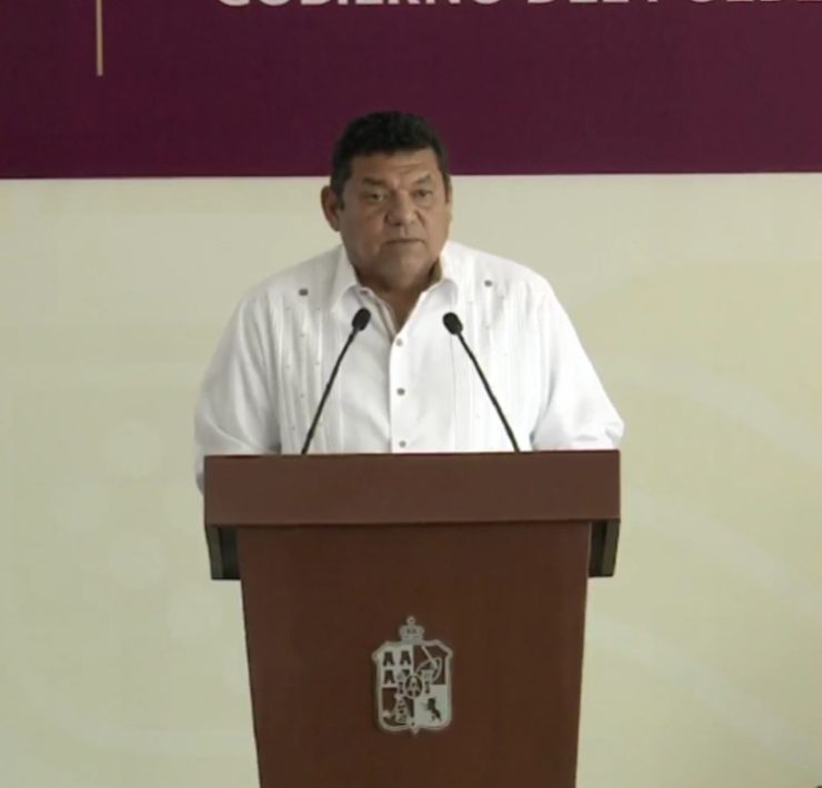 Conferencia de prensa del gobernador Javier May