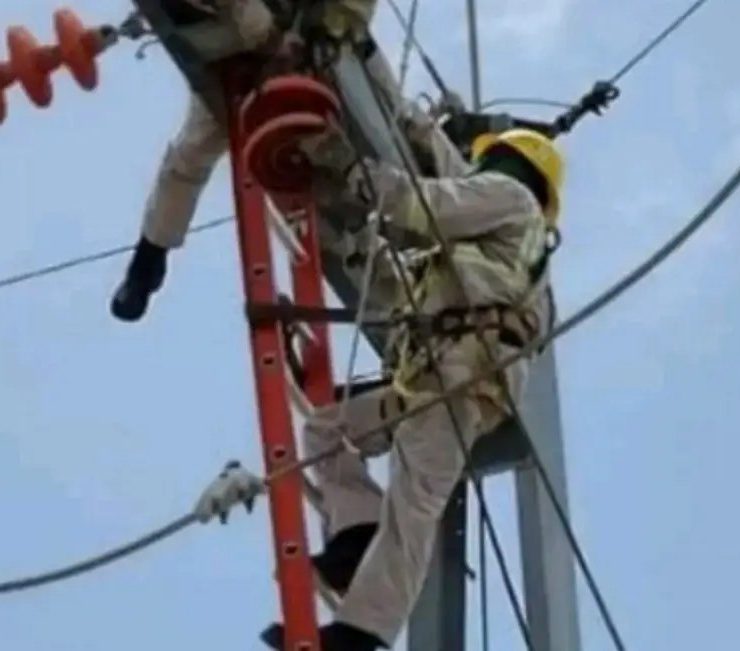 Se restablece energía eléctrica en la zona Country de Villahermosa