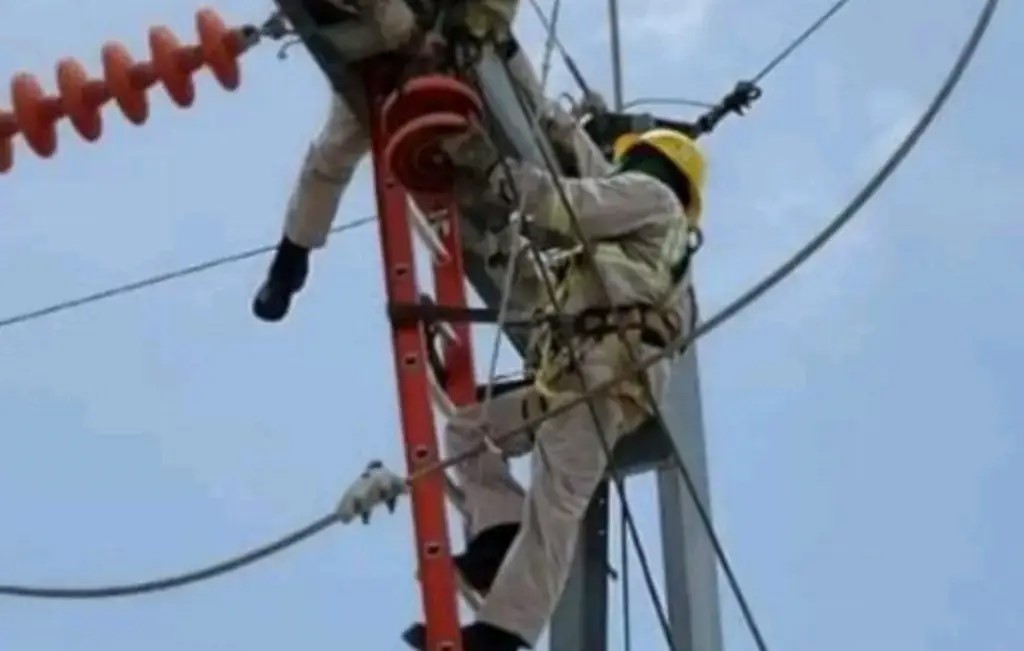 Se restablece energía eléctrica en la zona Country de Villahermosa