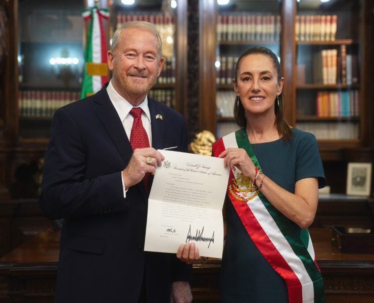 Claudia Sheinbaum recibe cartas credenciales de cinco nuevos embajadores