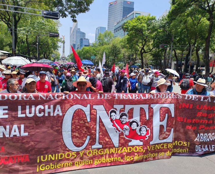 Docentes de la CNTE concluyen plantón