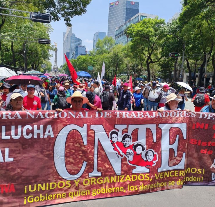 Docentes de la CNTE concluyen plantón