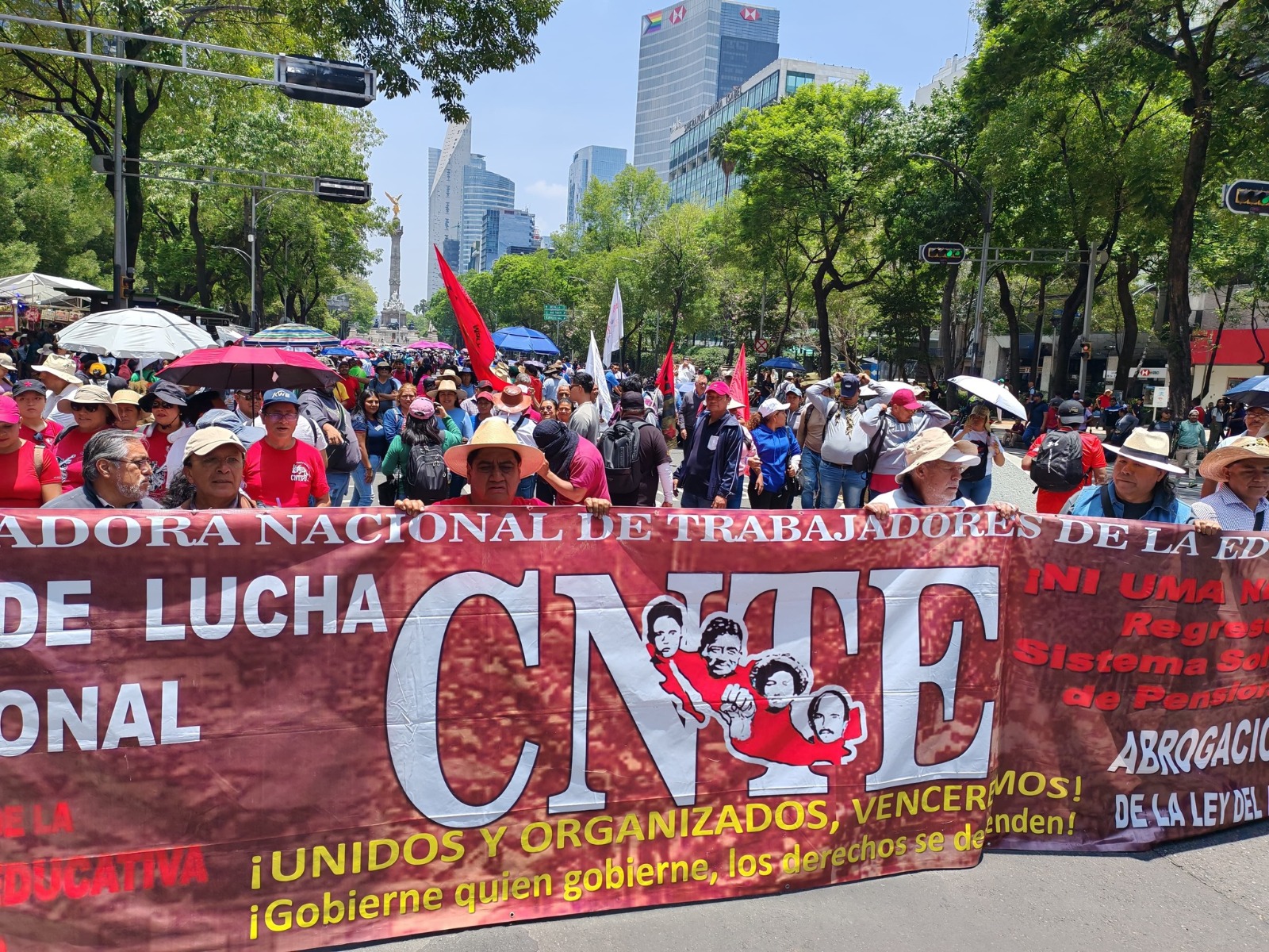 Docentes de la CNTE concluyen plantón
