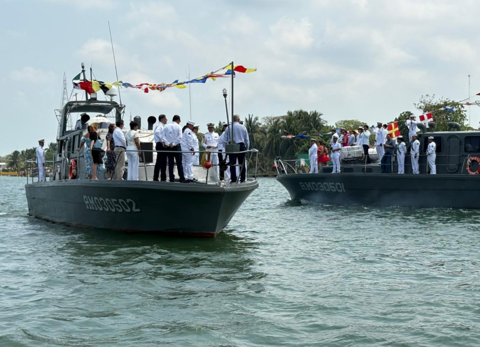 Homenaje a quienes ofrendaron su vida al mar
