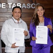 IEPCT entrega oficialmente expedientes de elecciones impugnadas