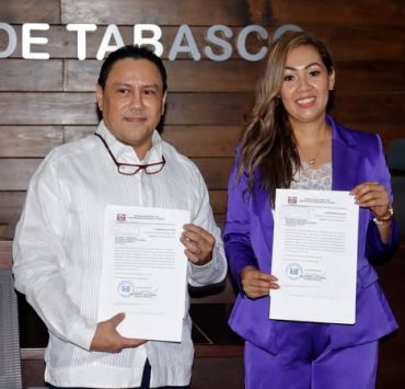 IEPCT entrega oficialmente expedientes de elecciones impugnadas