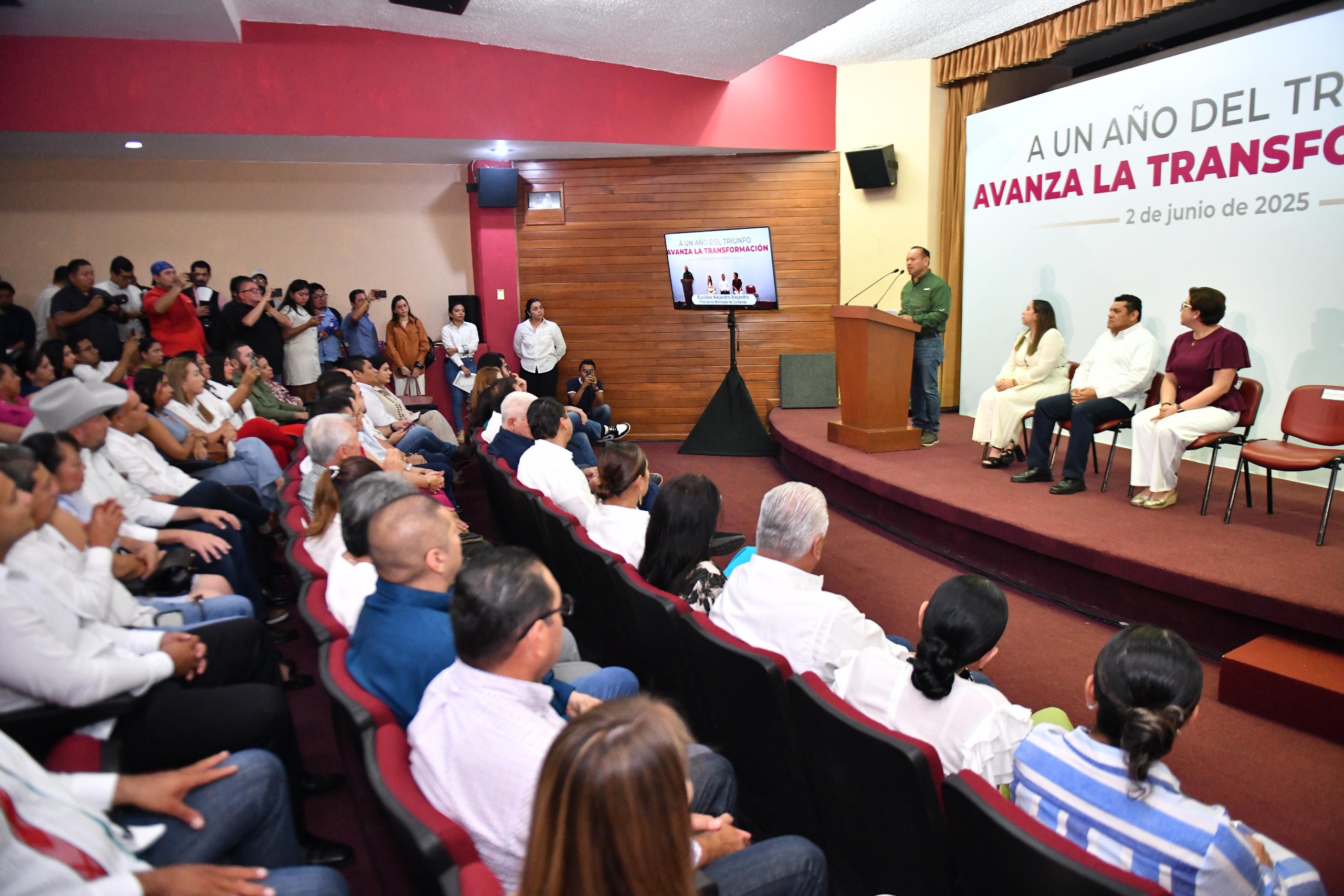 Primer aniversario del triunfo del pueblo