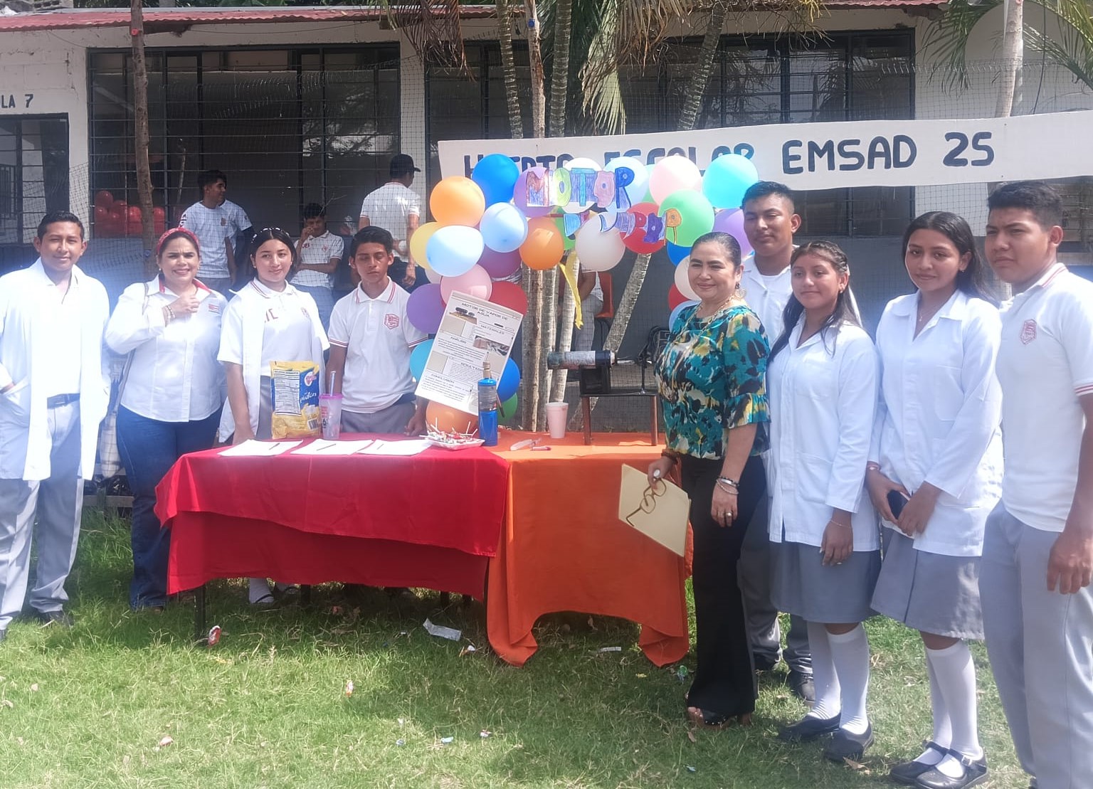 Primera Feria de Ciencia en el EMSAD 25