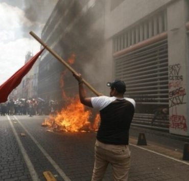 Segundo día de protestas y violencia de la SNTE
