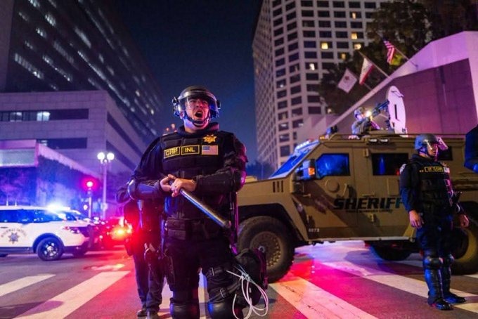 Toque de queda en el centro de Los Ángeles