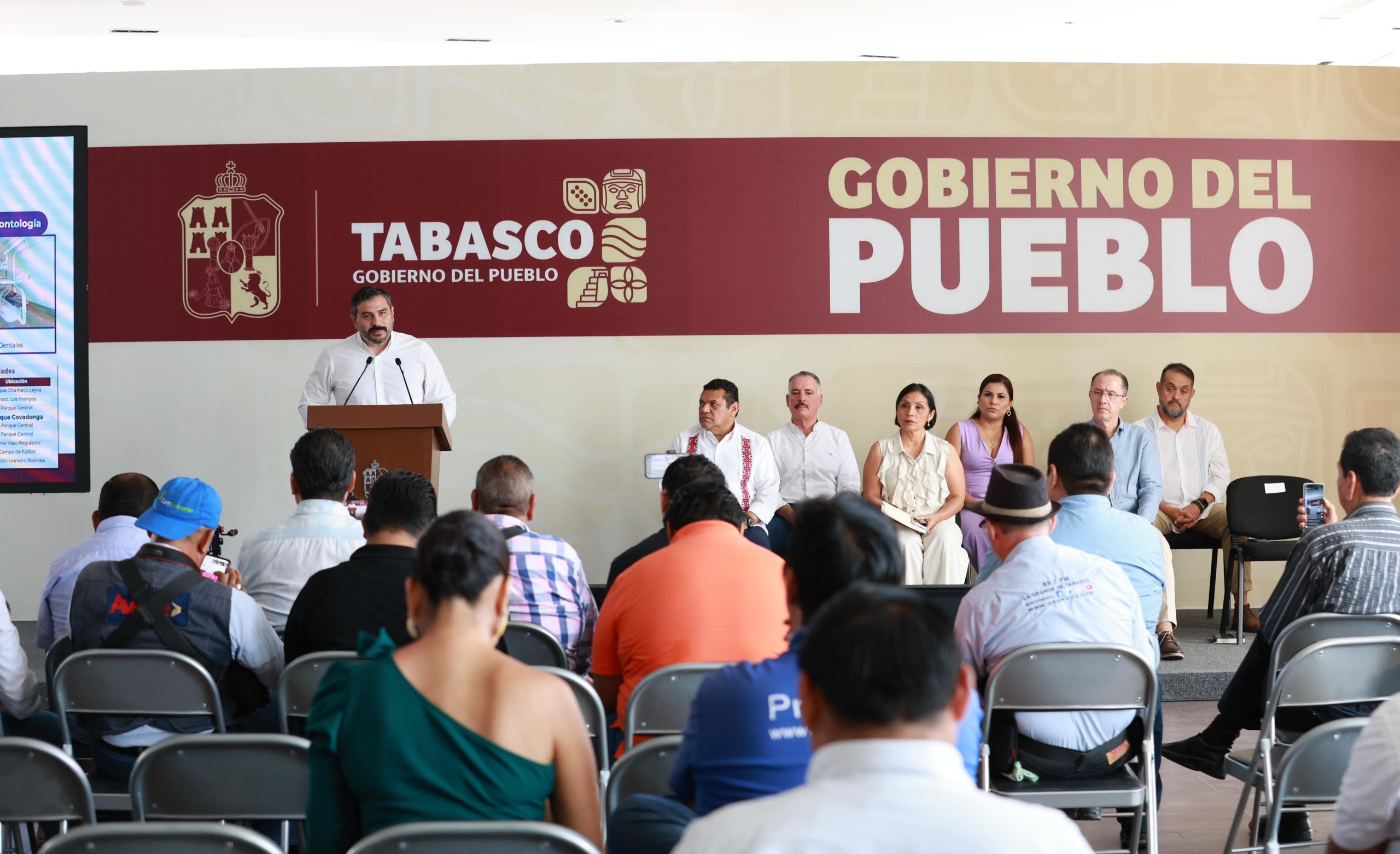 compromiso mejorar el acceso a la salud