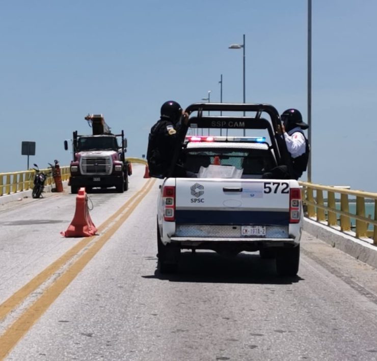 Se movilizan antimotines al bloqueo en carretera Centla Ciudad del Carmen