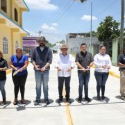 “Seguiremos trabajando a este ritmo”, asegura Javier May al entregar obras en Comalcalco