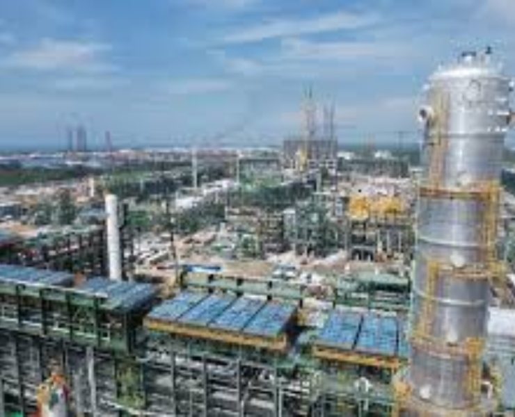 Refinería Dos Bocas detenida dos meses