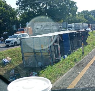 Accidente de tráiler en la Cárdenas Villahermosa