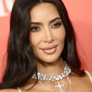 Kim Kardashian viaja a México para realizarse un procedimiento prohibido en EEUU