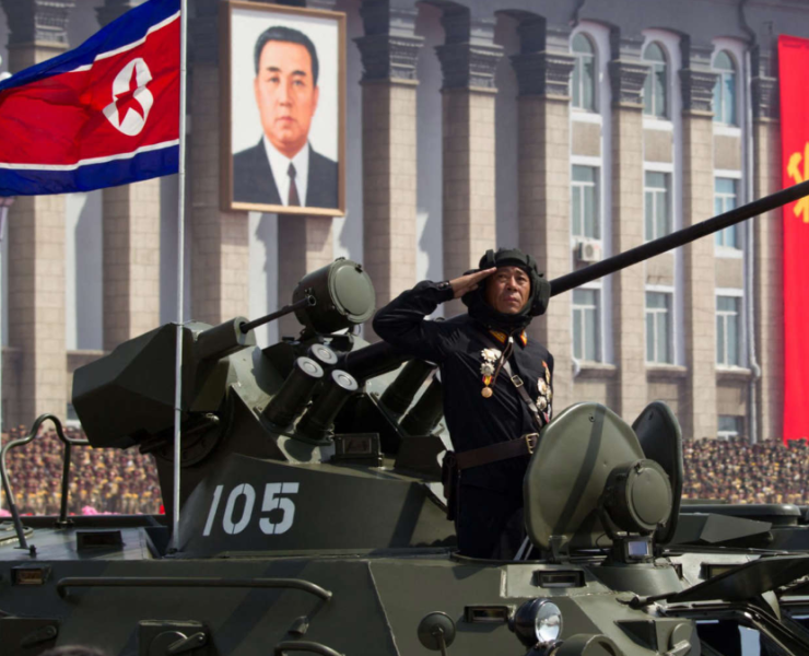 Tanques coreanos rumbo a Rusia. Corea del Norte va con todo