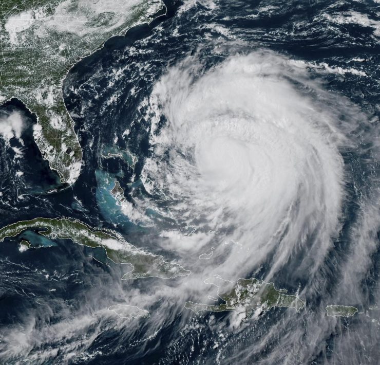 Carolina del Norte en alerta máxima ante la llegada del huracán Erin