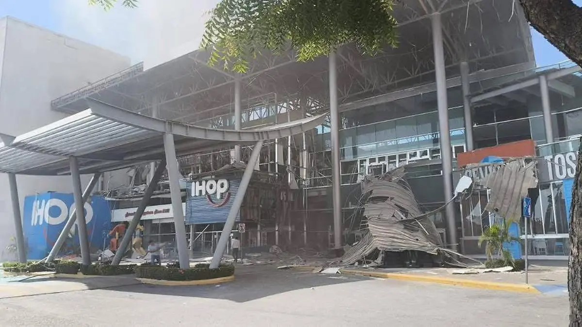 Explosión en Plaza Altabrisa de Villahermosa