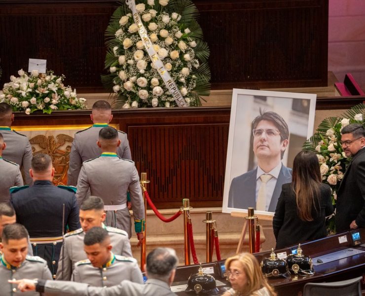 Homenaje póstumo a Miguel Uribe Turbay