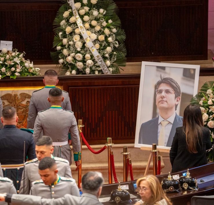 Homenaje póstumo a Miguel Uribe Turbay