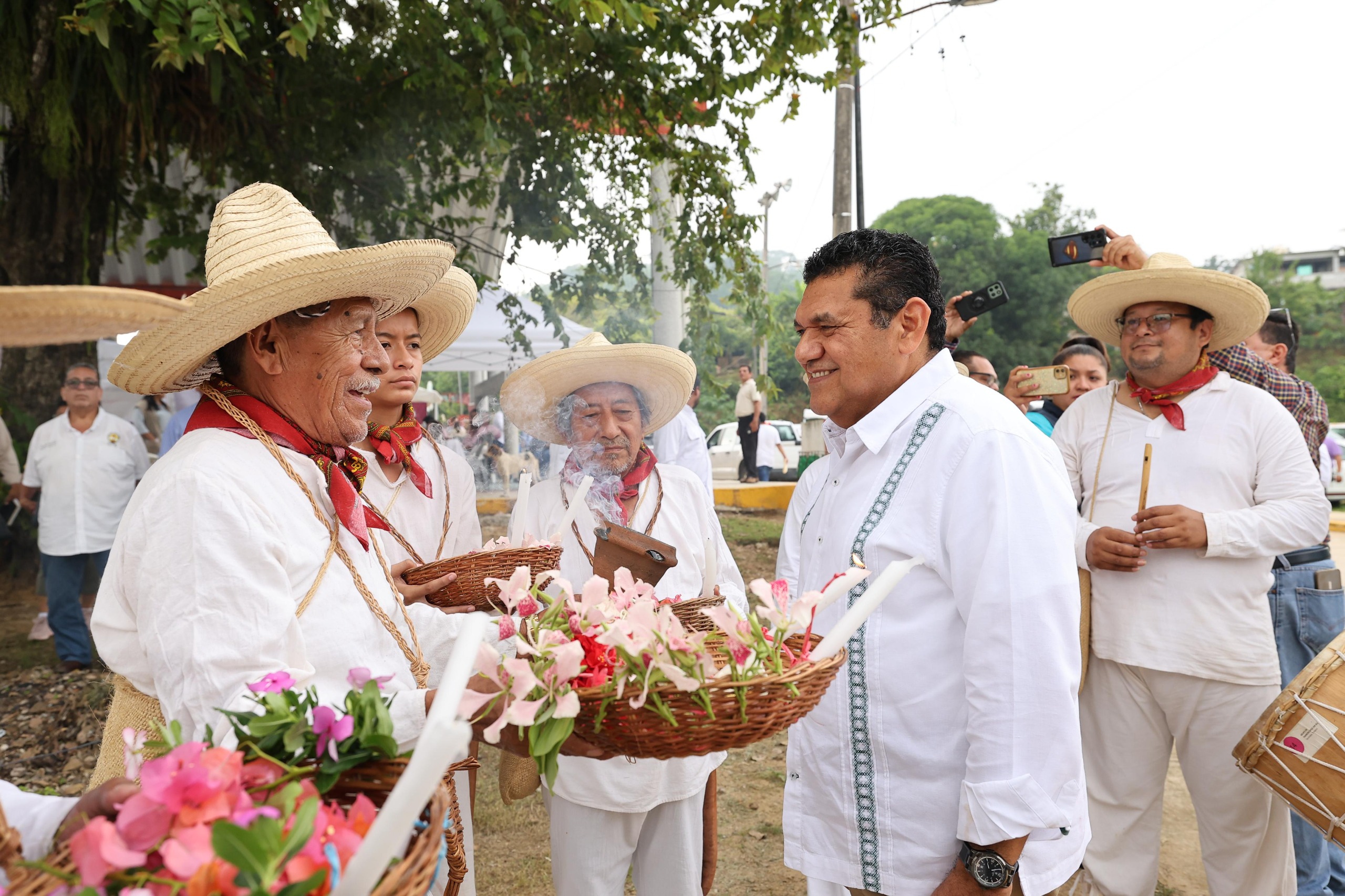 May Rodríguez encabezó la Jornada de Atención al Pueblo en Territorio