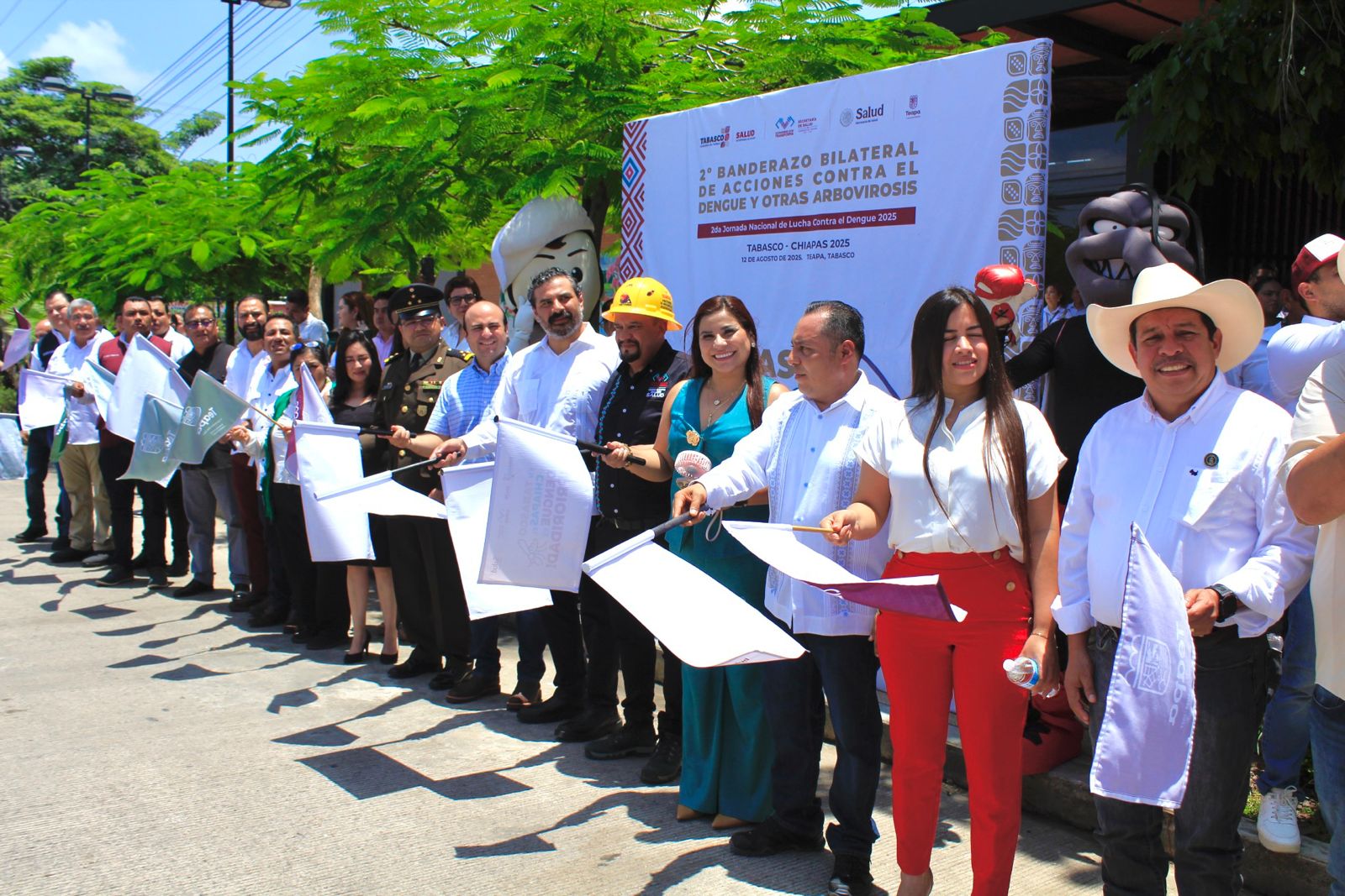 Dan banderazo contra dengue en acciones conjuntas entre Tabasco y Chiapas