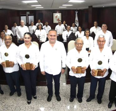 Última sesión del pleno del TSJ rinde homenaje a magistrados