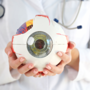 Nueva esperanza para personas con retinitis: este fármaco podría cambiarlo todo