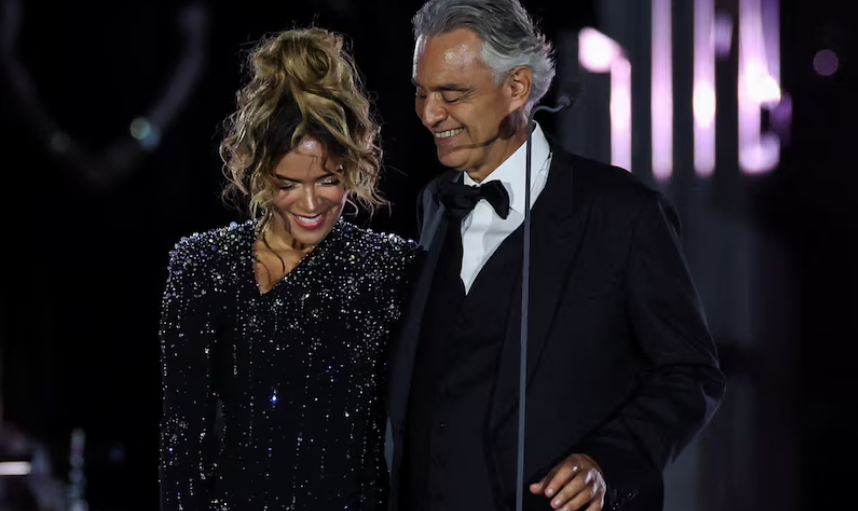 Andrea Bocelli y Karol G cantaron en conjunto creando un momento único