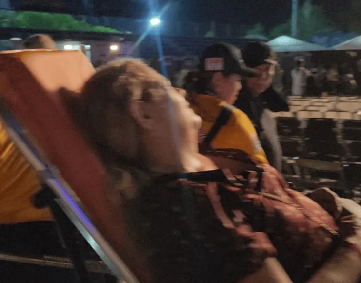 Fan es sacada en camilla de concierto de Chayanne en Los Mochis, Sinaloa