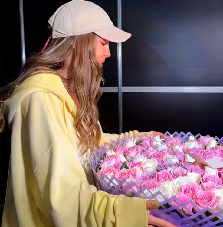Shakira le dio lujoso regalo a Belinda durante su último concierto