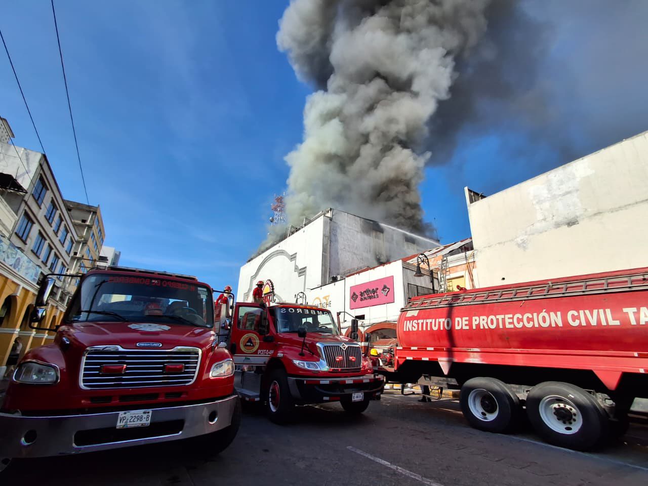 Incendio en tienda departamental de Villahermosa