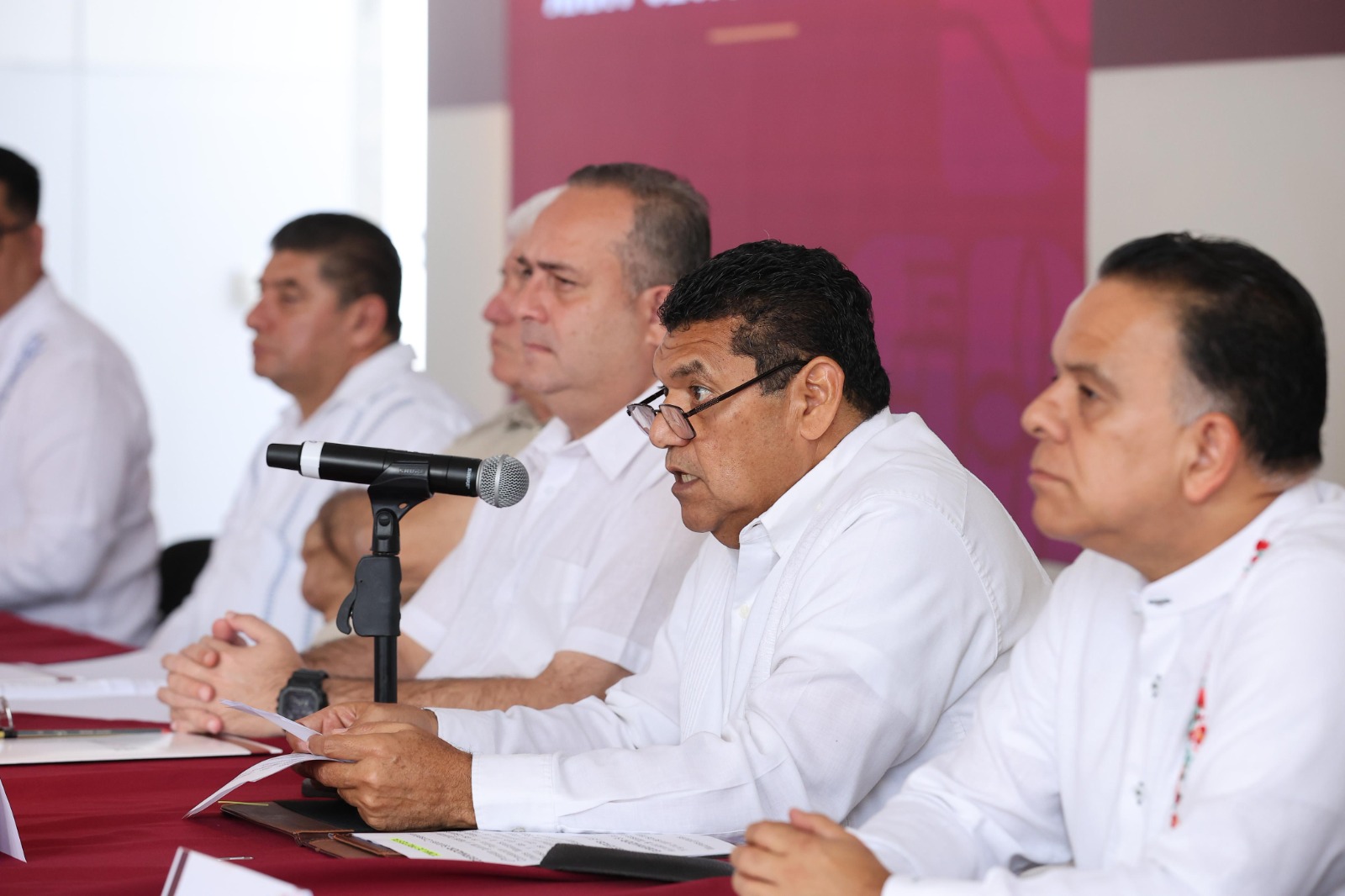 Javier May reafirma su compromiso con la paz y seguridad