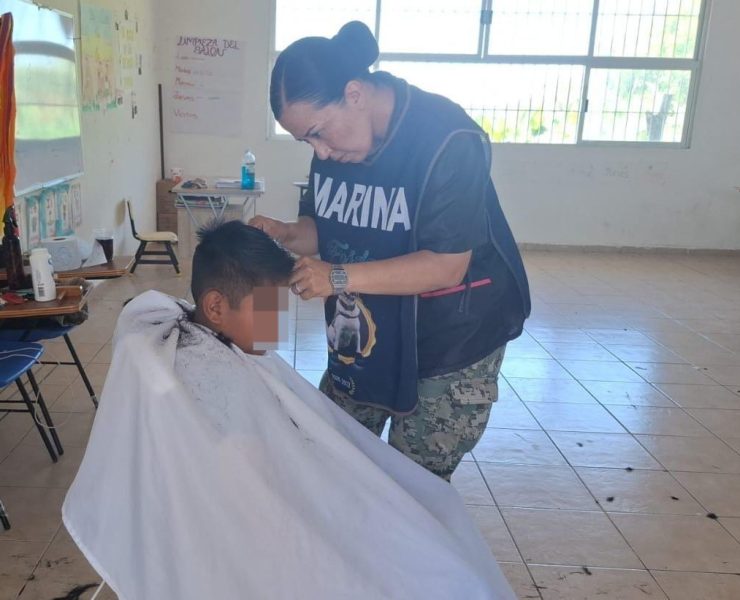 Marina lleva atención médica a comunidades