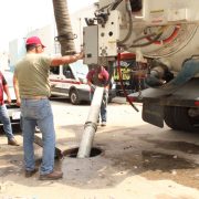 Realizan desazolve de 431 mil metros lineales de drenajes en el Estado