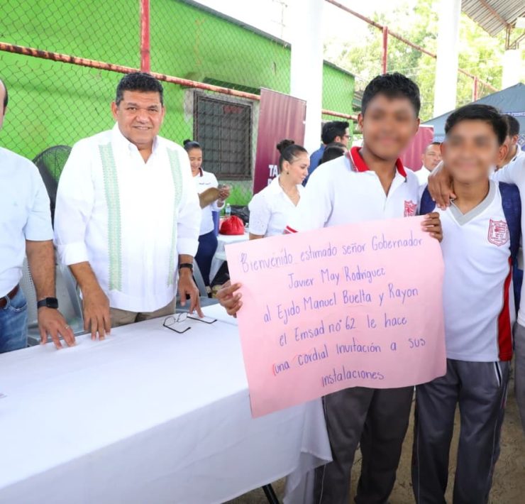 Primera visita de un Gobernador a comunidad de Manuel Vuelta y Rayón