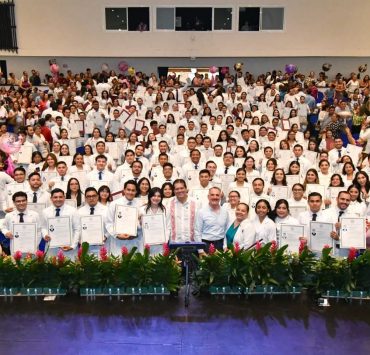DACS de la UJAT celebra ceremonia de titulación de 207