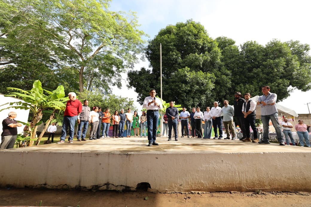 Encabeza Javier May audiencia pública en Tierra Adentro