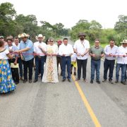 Entregan obra caminera Tenosique Mactún Cuchilla