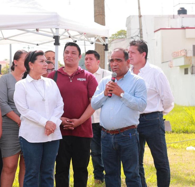 Inicia construcción de dos líneas para llevar agua