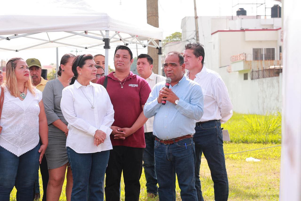 Inicia construcción de dos líneas para llevar agua