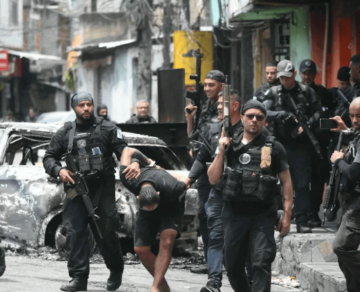 Redada masiva en favelas de Brasil