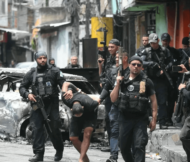 Redada masiva en favelas de Brasil