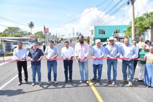 Autoridades supervisan la obra con la que Mejoran conectividad del corredor gastronómico en El Bellote, impulsando la movilidad y el turismo en Paraíso.