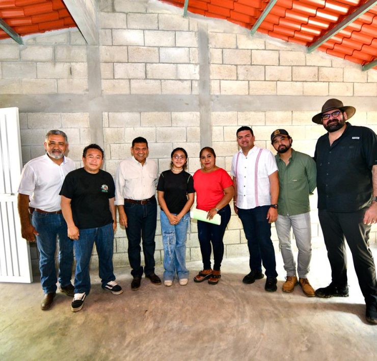 Dan 139 viviendas a familias de comunidades apartadas en Comalcalco